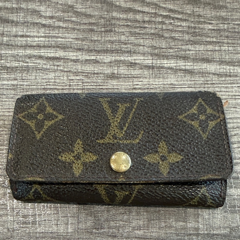 Authentic Louis Vuitton Leather Monogram 4 Key Holder